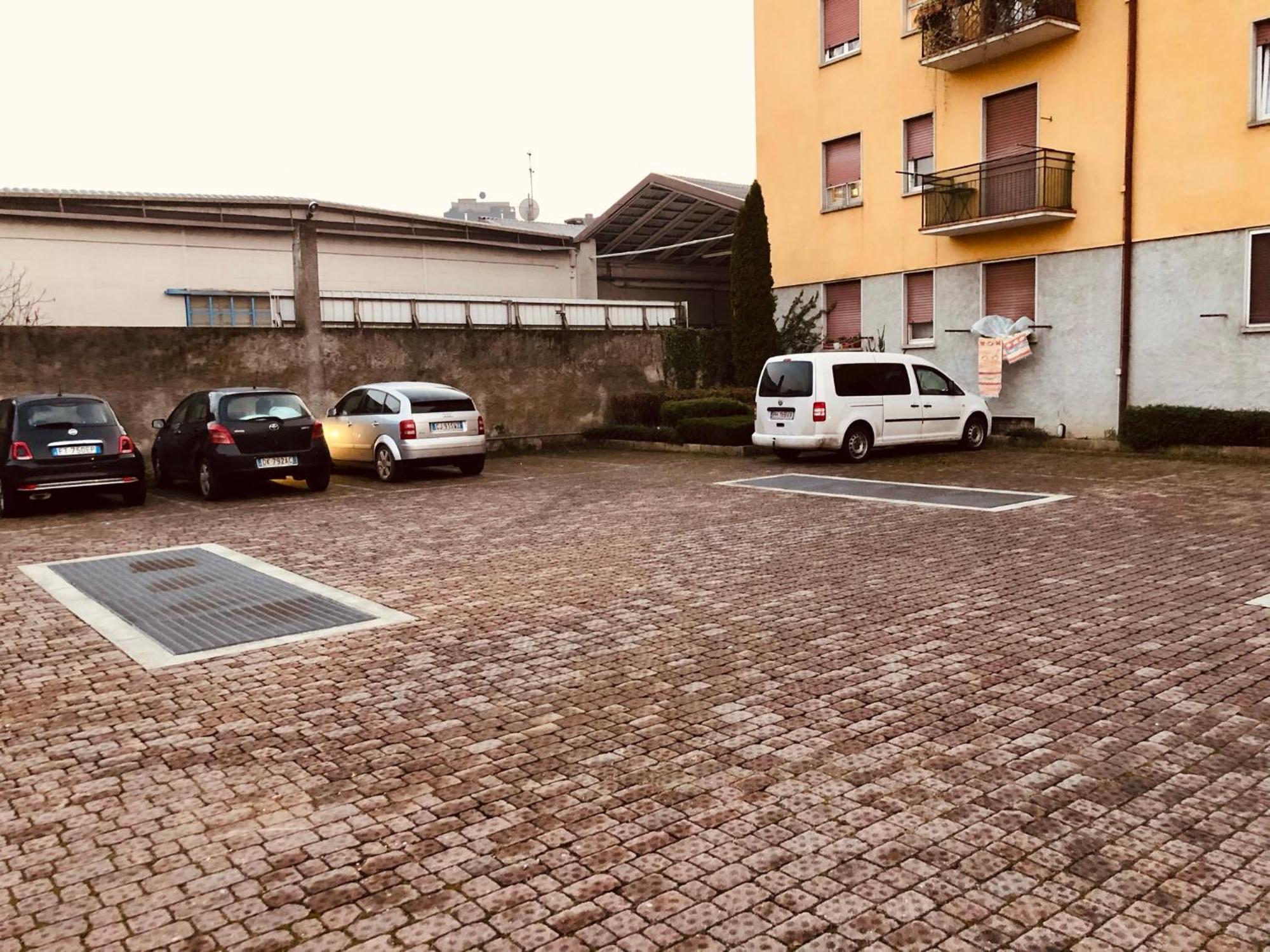 Ferienwohnung Bergamo Easy Airport Private Parking Exterior foto